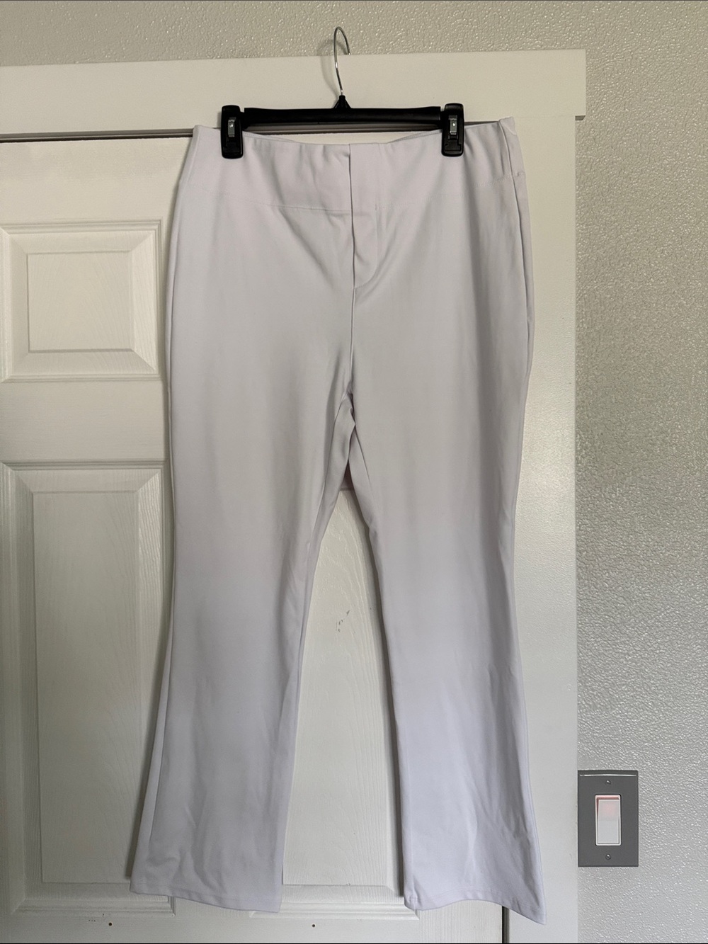 NWT HALARA White Women’s Athletic pants Lightweight Active Fit size XL